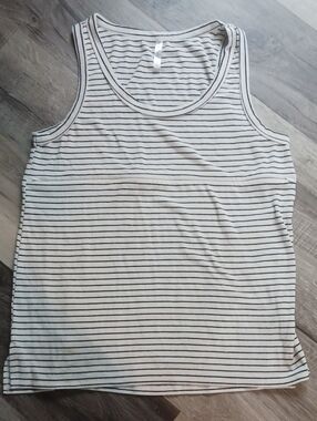 Movemama White Zip Nursing Tank Top with Black Stripes - Classic Scoop Neck